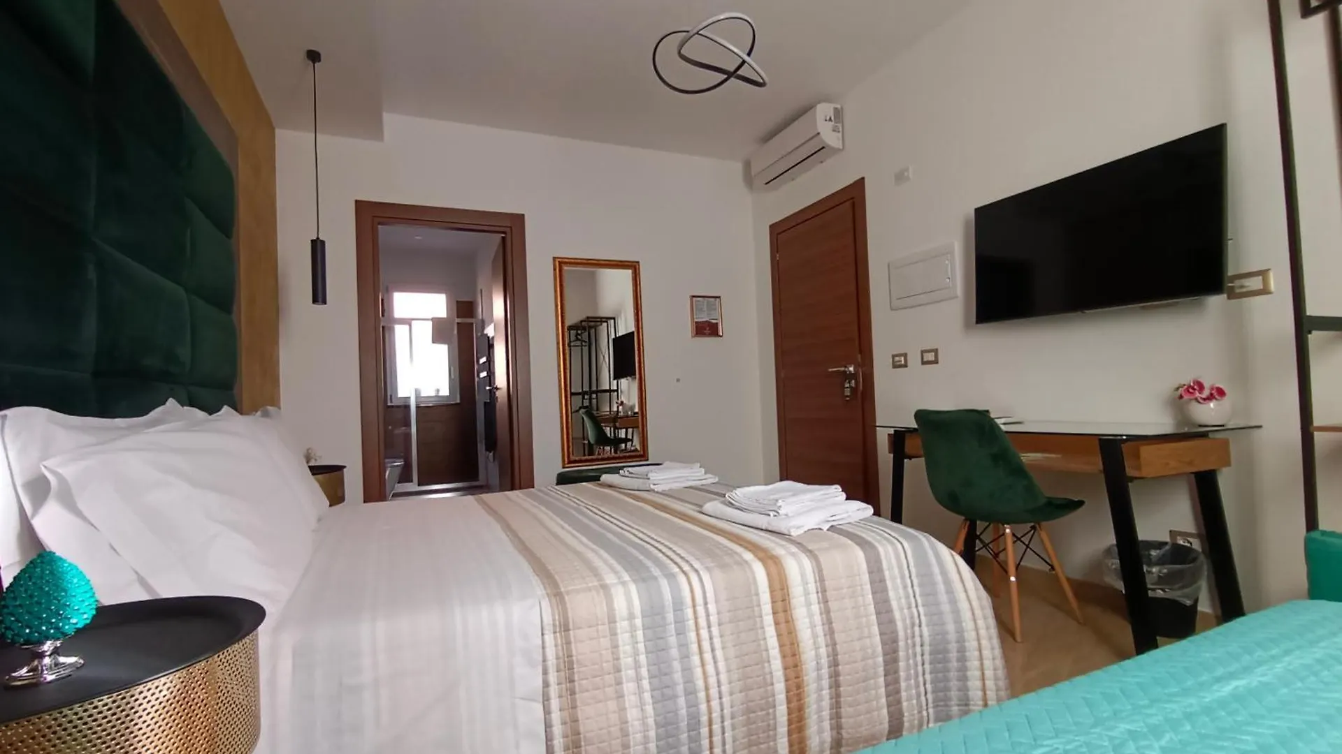 Bed & Breakfast Bed and Breakfast Diamond Randazzo Italia